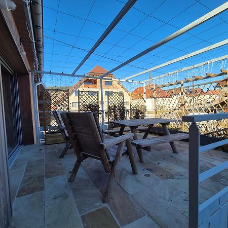 Del Vino Bar A Vin & Guitares Appartement Sauna Terrasse Garage Orchamps-Vennes Exterior photo