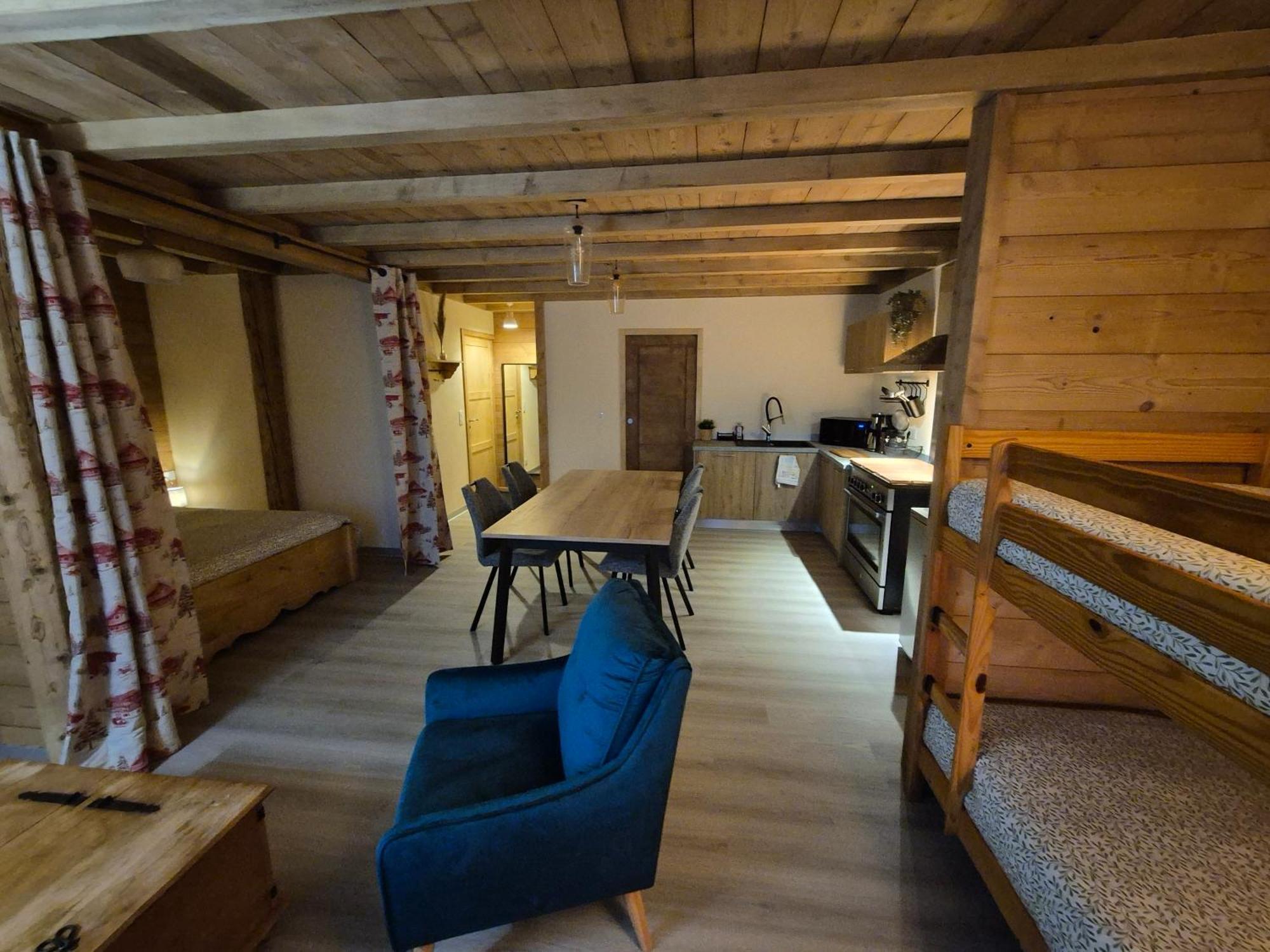 Del Vino Bar A Vin & Guitares Appartement Sauna Terrasse Garage Orchamps-Vennes Exterior photo